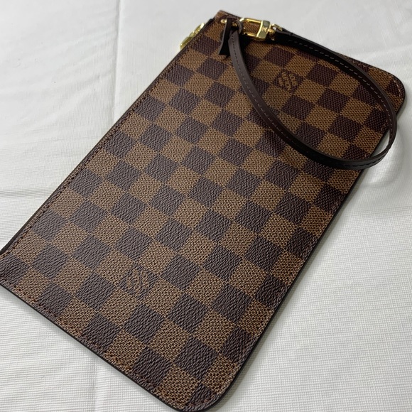 NEW Louis Vuitton Neverfull Damier Ebene Wristlet - Picture 4 of 11